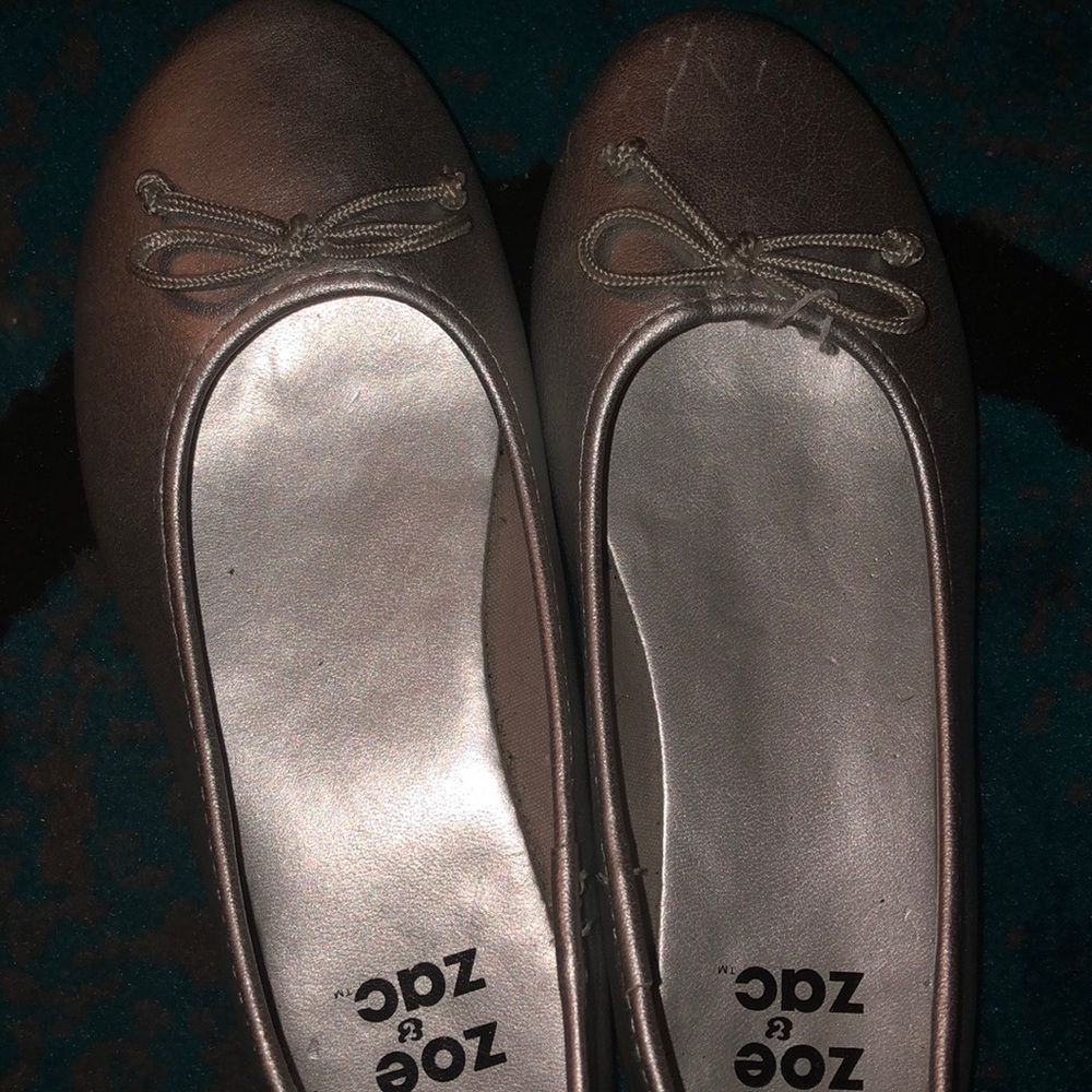 Shoes - Picture 3 of 4